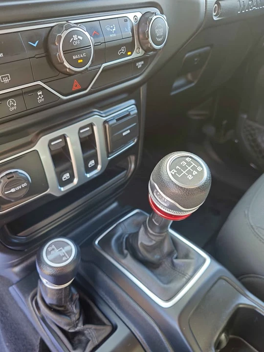 2022 Jeep JL Wrangler - Image 11 of 12