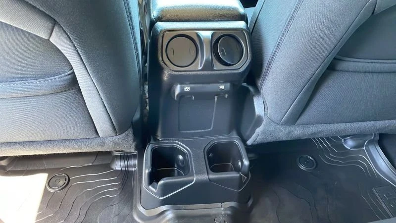 2022 Jeep JL Wrangler - Image 17 of 20