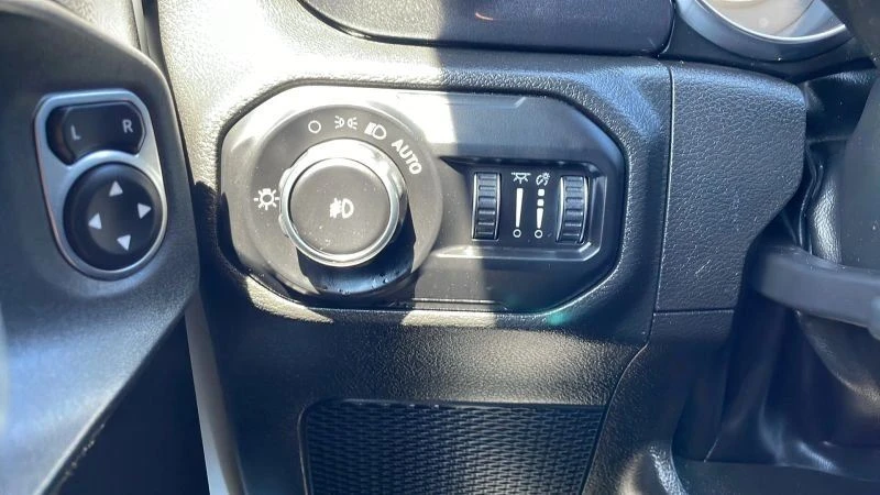 2022 Jeep JL Wrangler - Image 9 of 20