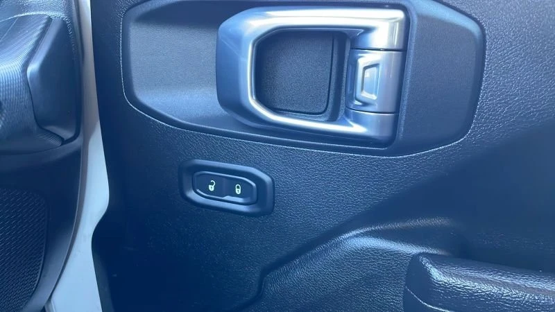 2022 Jeep JL Wrangler - Image 15 of 20