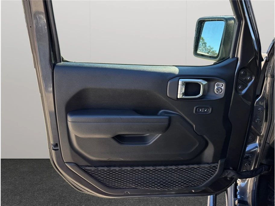 2022 Jeep JL Wrangler - Image 18 of 21