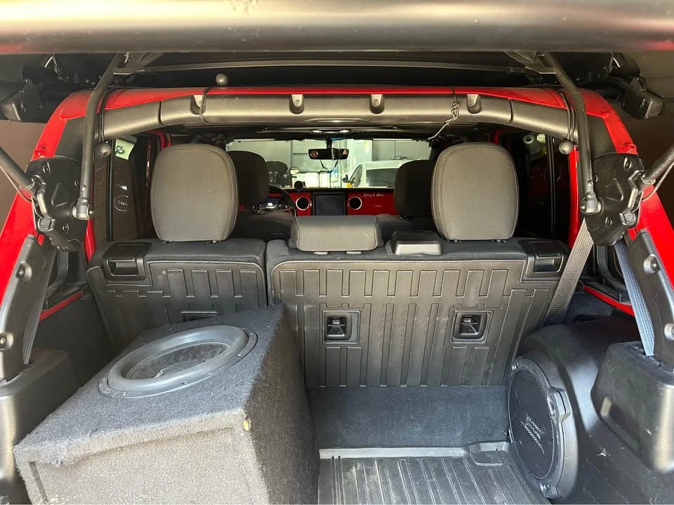 2022 Jeep JL Wrangler - Image 15 of 16