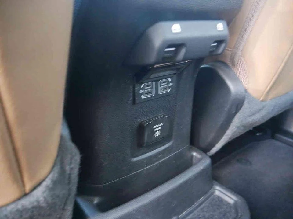 2022 Jeep JL Wrangler - Image 17 of 20