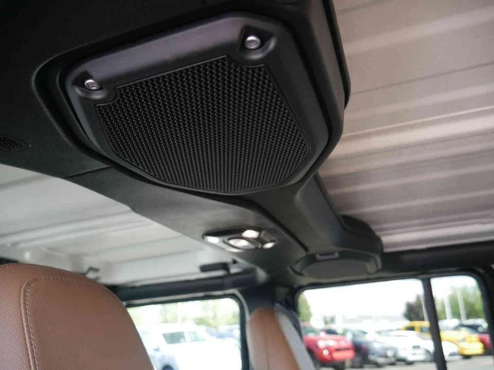 2022 Jeep JL Wrangler - Image 16 of 20
