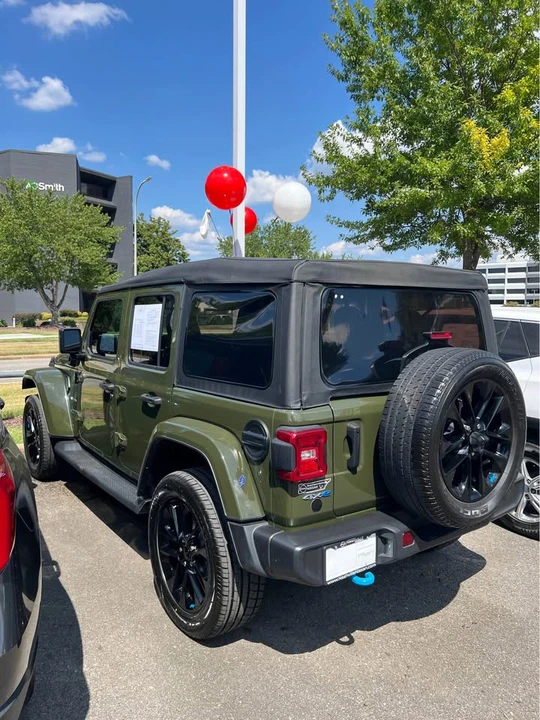 2022 Jeep JL Wrangler - Image 3 of 6