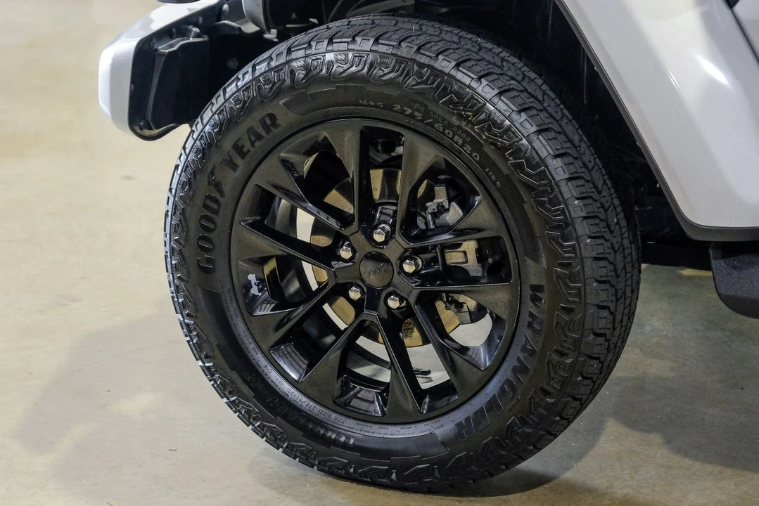 2022 Jeep JL Wrangler - Image 11 of 12