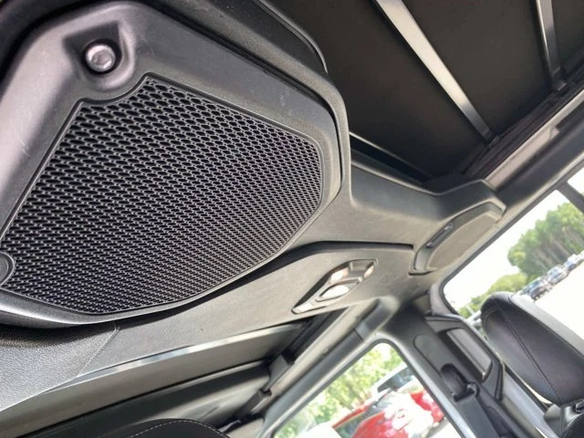 2022 Jeep JL Wrangler - Image 10 of 20