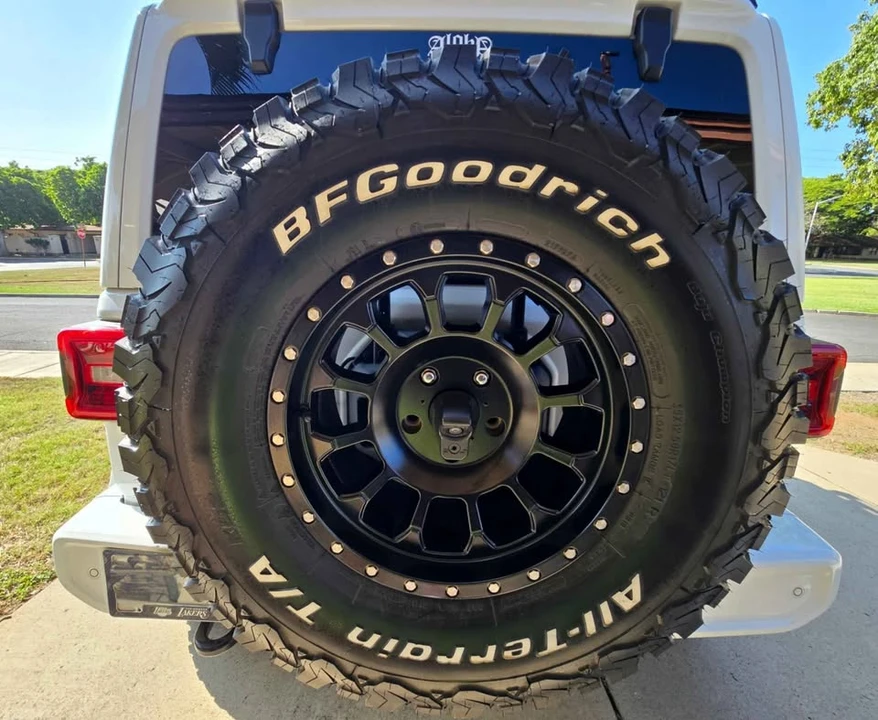 2022 Jeep JL Wrangler - Image 8 of 8
