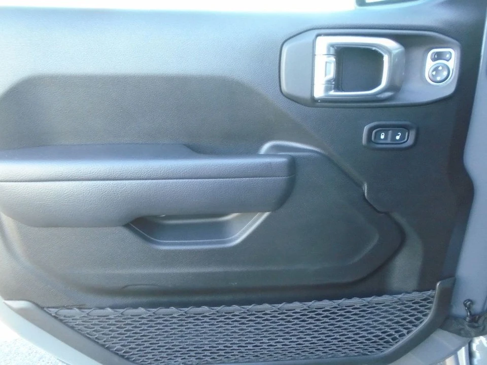 2022 Jeep JL Wrangler - Image 10 of 12
