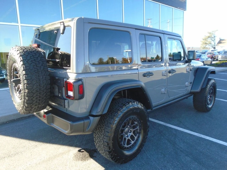 2022 Jeep JL Wrangler - Image 4 of 12