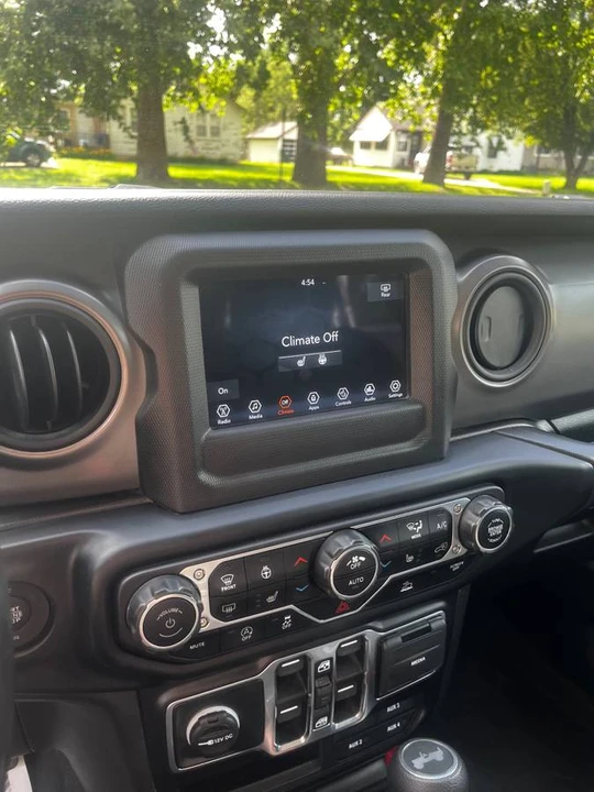 2022 Jeep JL Wrangler - Image 14 of 18