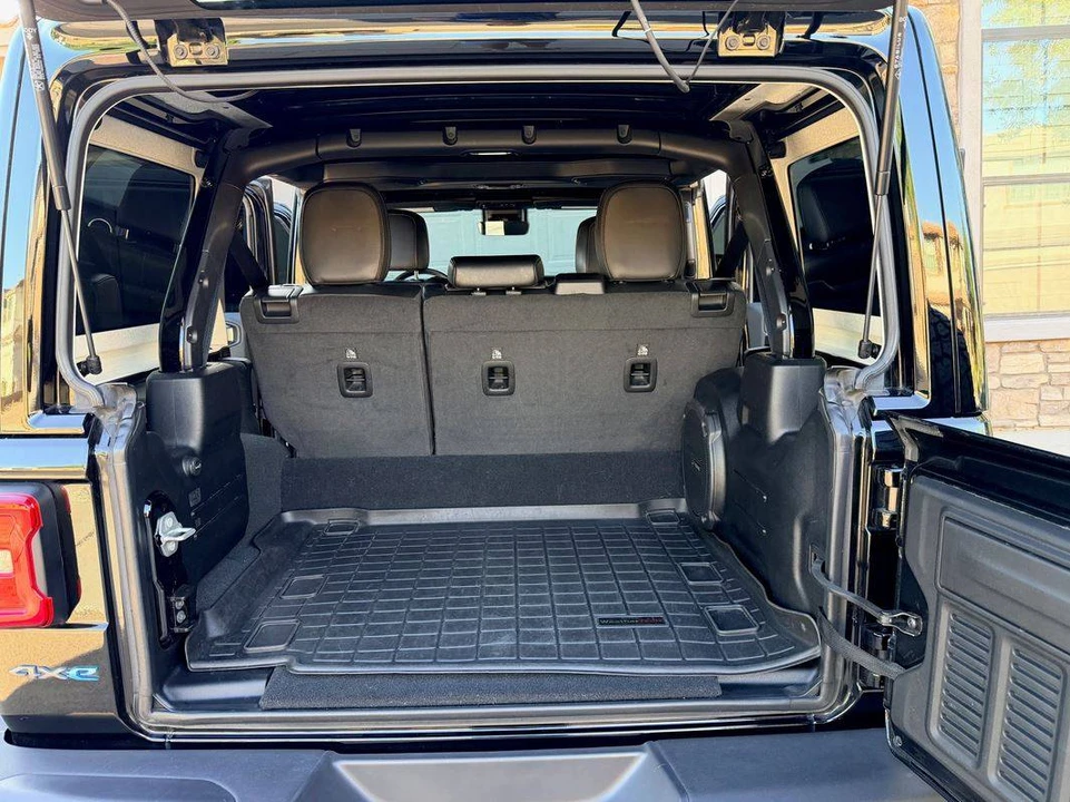 2022 Jeep JL Wrangler - Image 3 of 4