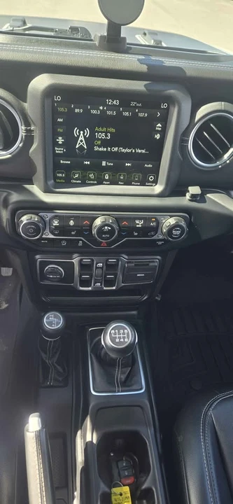 2022 Jeep JL Wrangler - Image 10 of 12