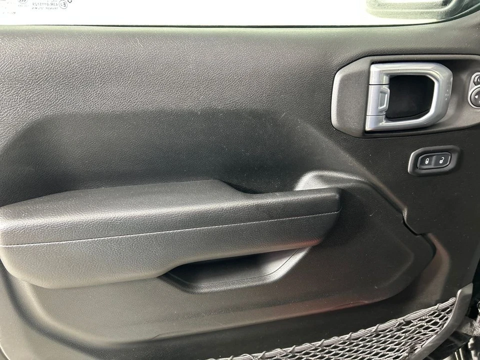 2022 Jeep JL Wrangler - Image 11 of 12