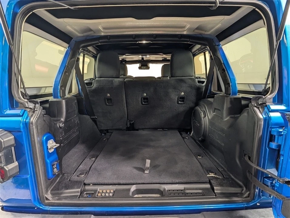 2022 Jeep JL Wrangler - Image 11 of 12