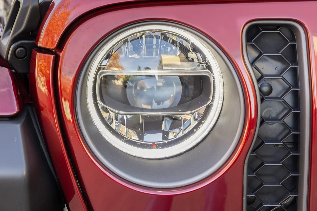 2022 Jeep JL Wrangler - Image 30 of 31