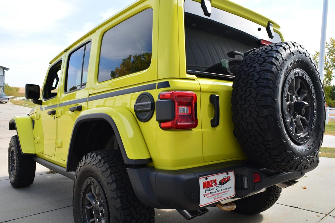 2022 Jeep JL Wrangler - Image 16 of 31
