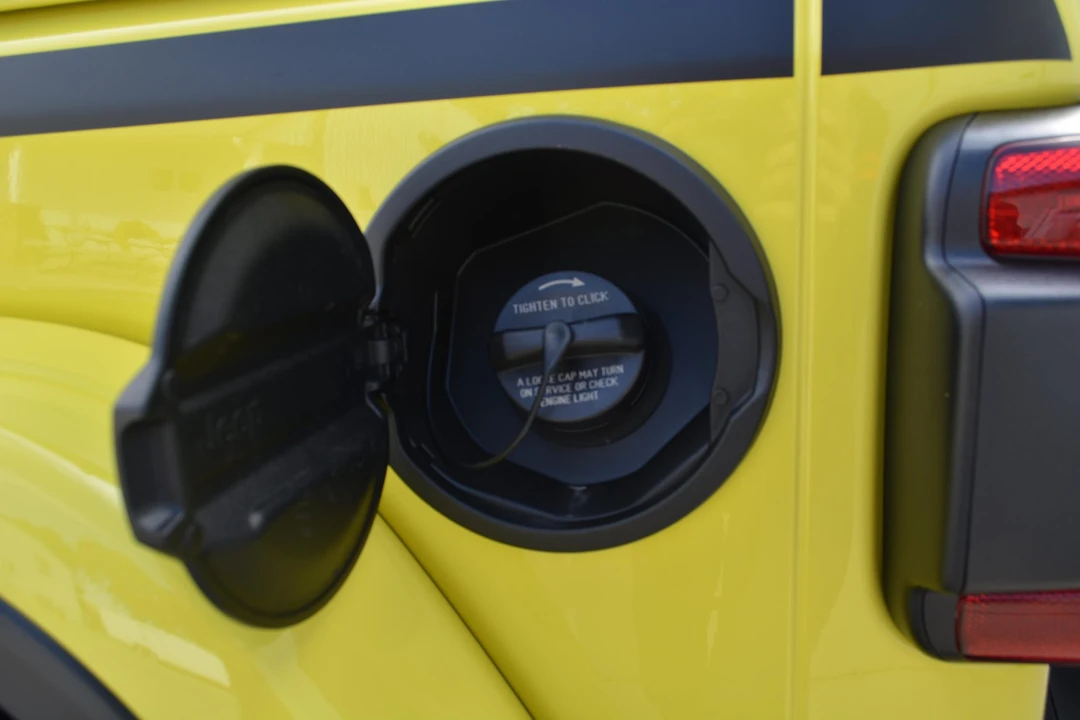 2022 Jeep JL Wrangler - Image 23 of 31