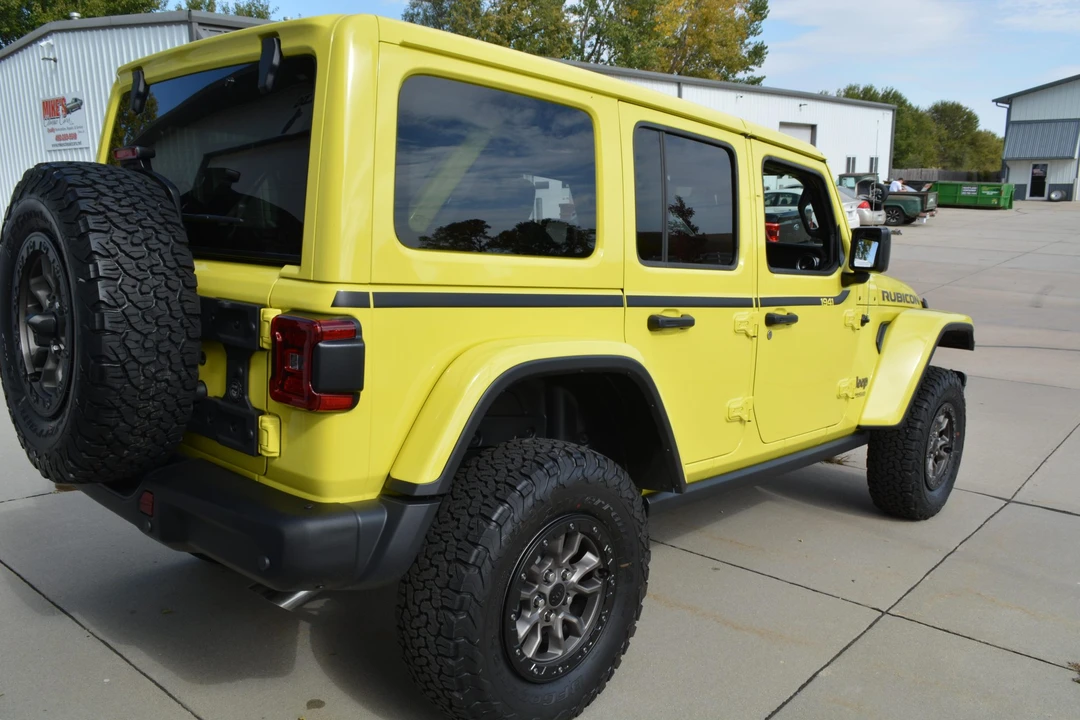 2022 Jeep JL Wrangler - Image 14 of 31