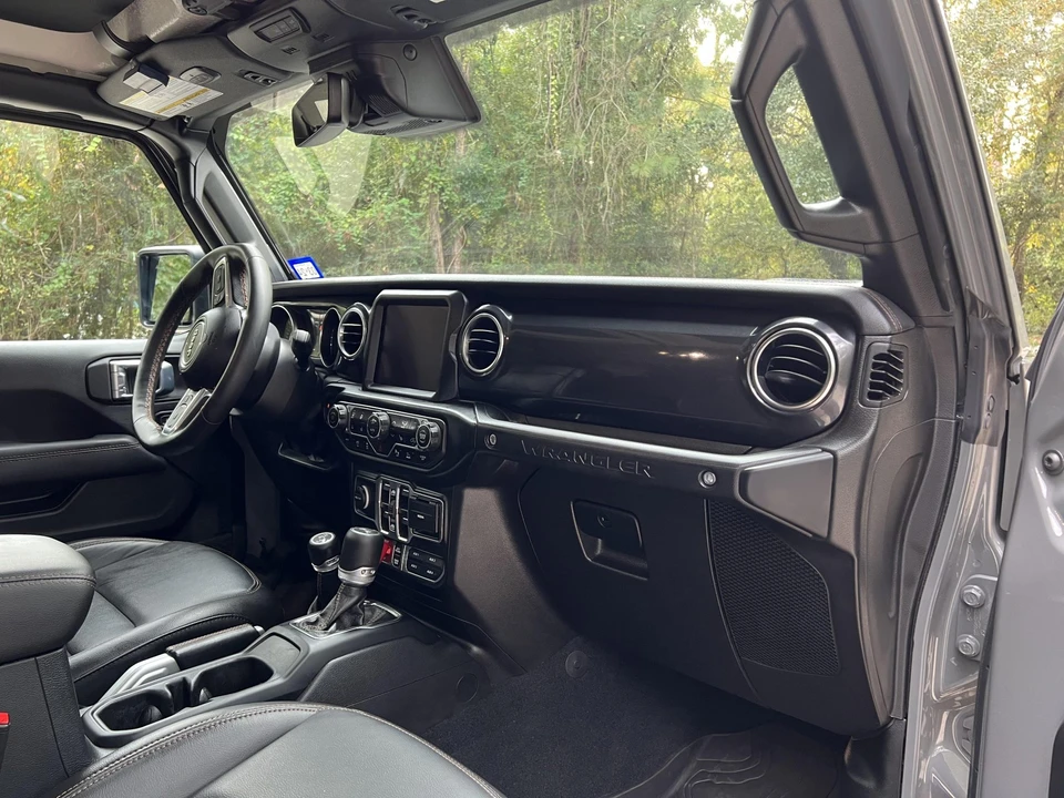 2022 Jeep JL Wrangler - Image 28 of 31
