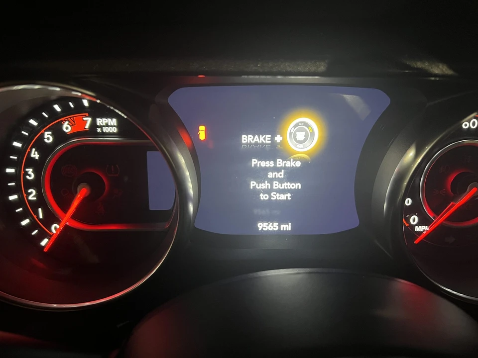 2022 Jeep JL Wrangler - Image 23 of 31