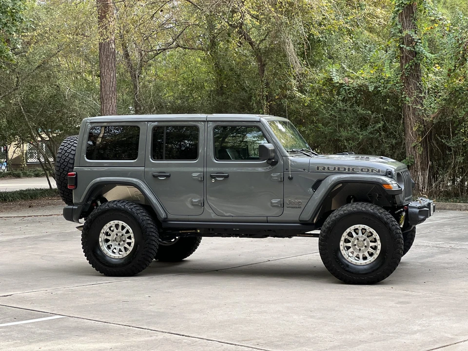 2022 Jeep JL Wrangler - Image 9 of 31