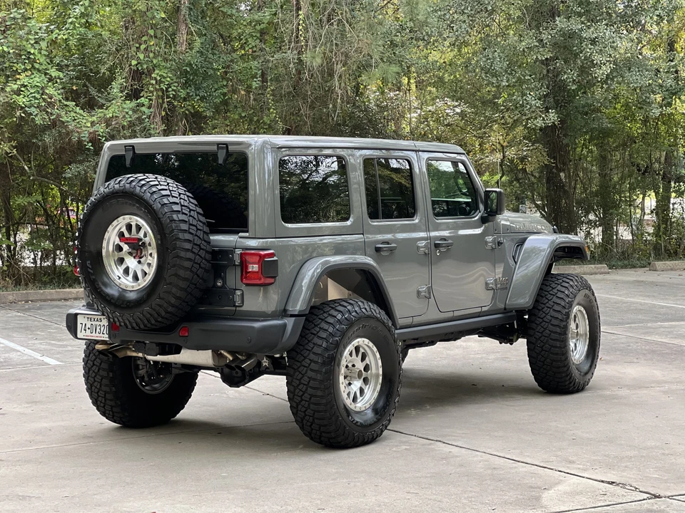 2022 Jeep JL Wrangler - Image 8 of 31