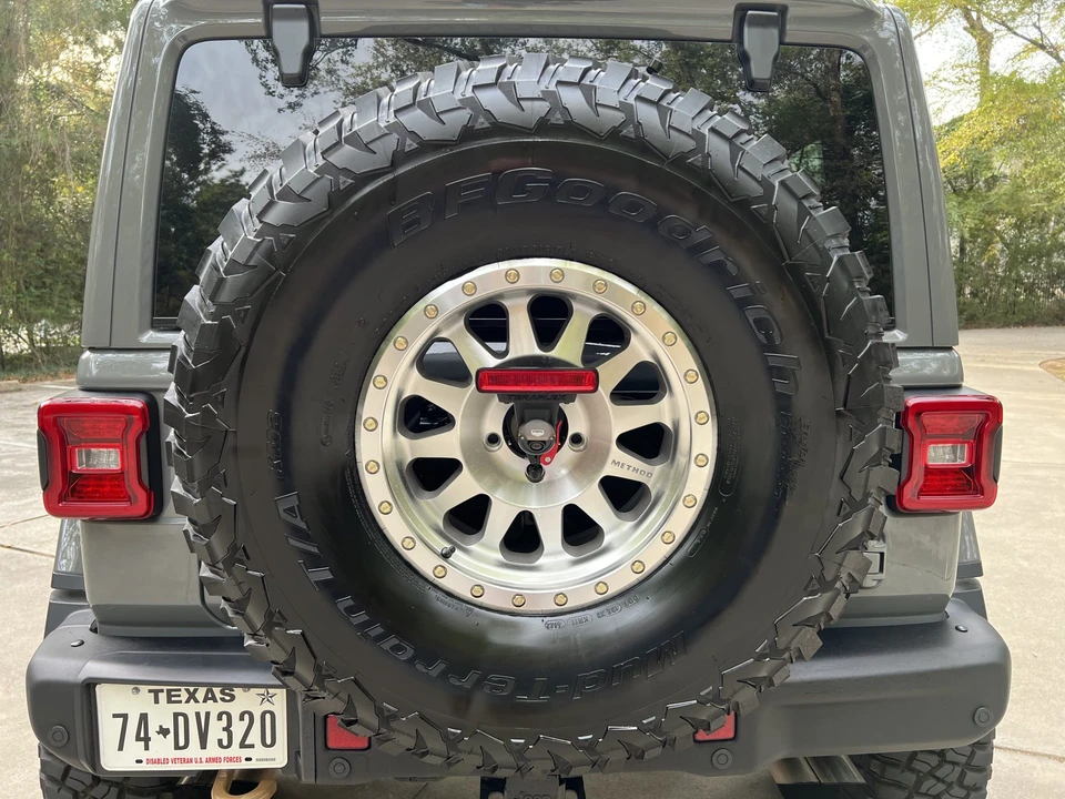 2022 Jeep JL Wrangler - Image 13 of 31