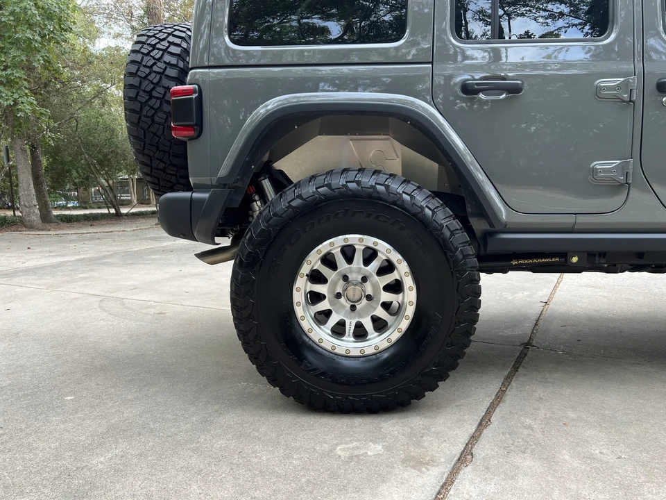 2022 Jeep JL Wrangler - Image 17 of 31