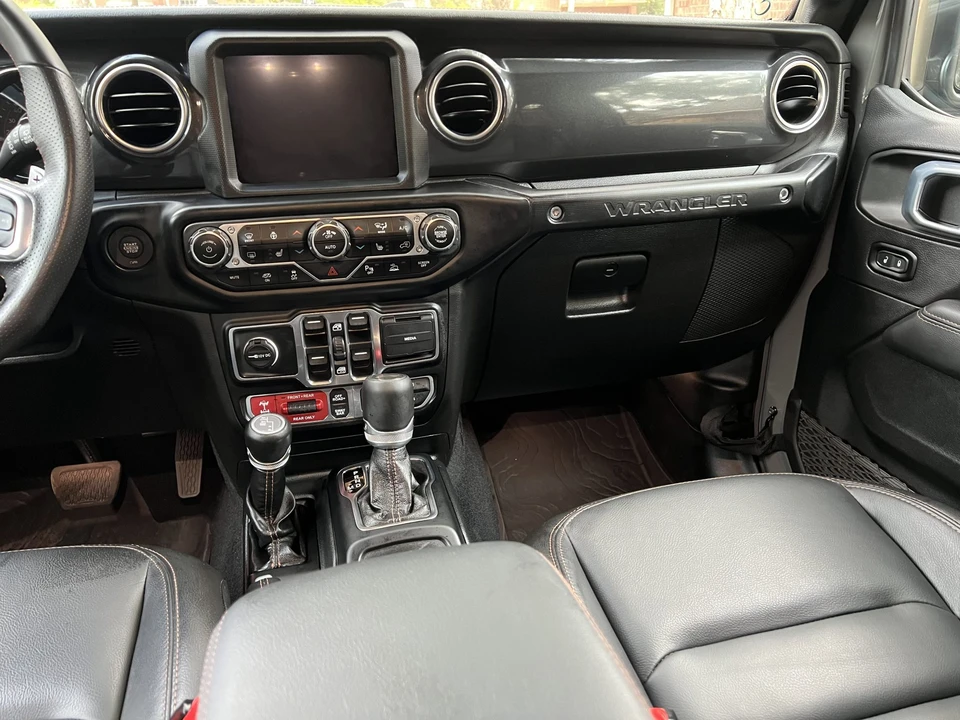 2022 Jeep JL Wrangler - Image 25 of 31
