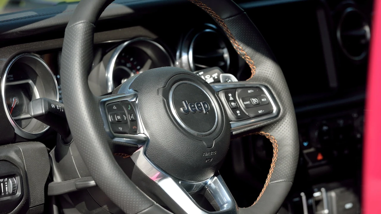 2022 Jeep JL Wrangler - Image 17 of 29