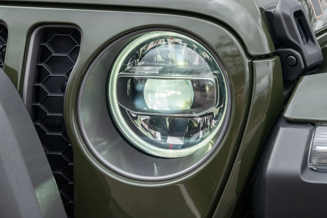 2022 Jeep JL Wrangler - Image 30 of 31