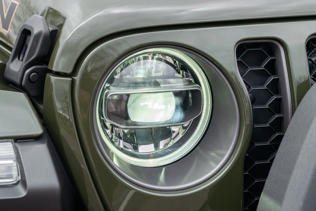 2022 Jeep JL Wrangler - Image 29 of 31