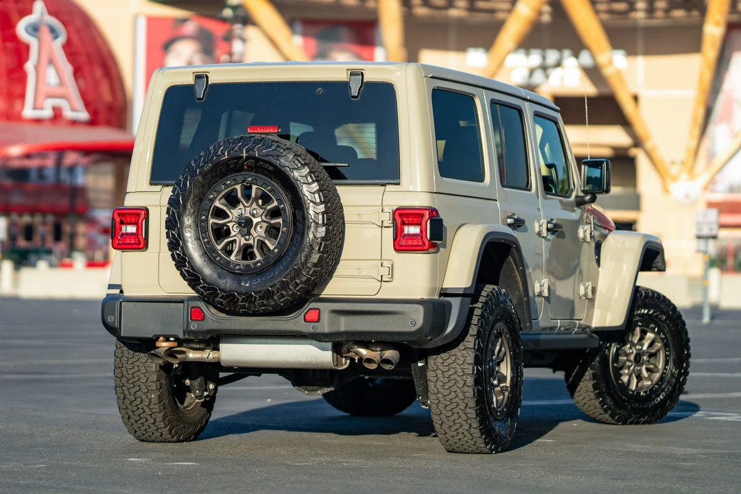 2022 Jeep JL Wrangler - Image 6 of 31