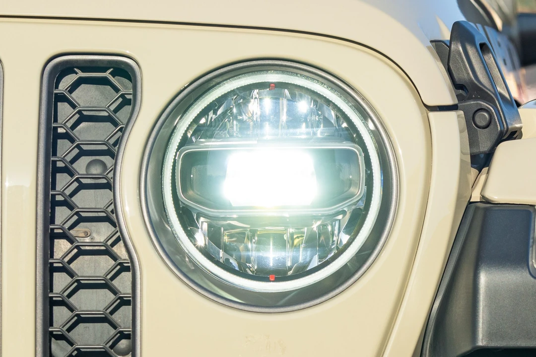 2022 Jeep JL Wrangler - Image 19 of 31