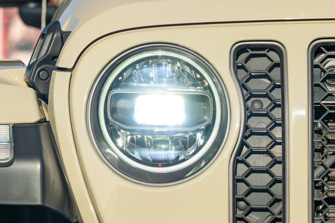 2022 Jeep JL Wrangler - Image 16 of 31