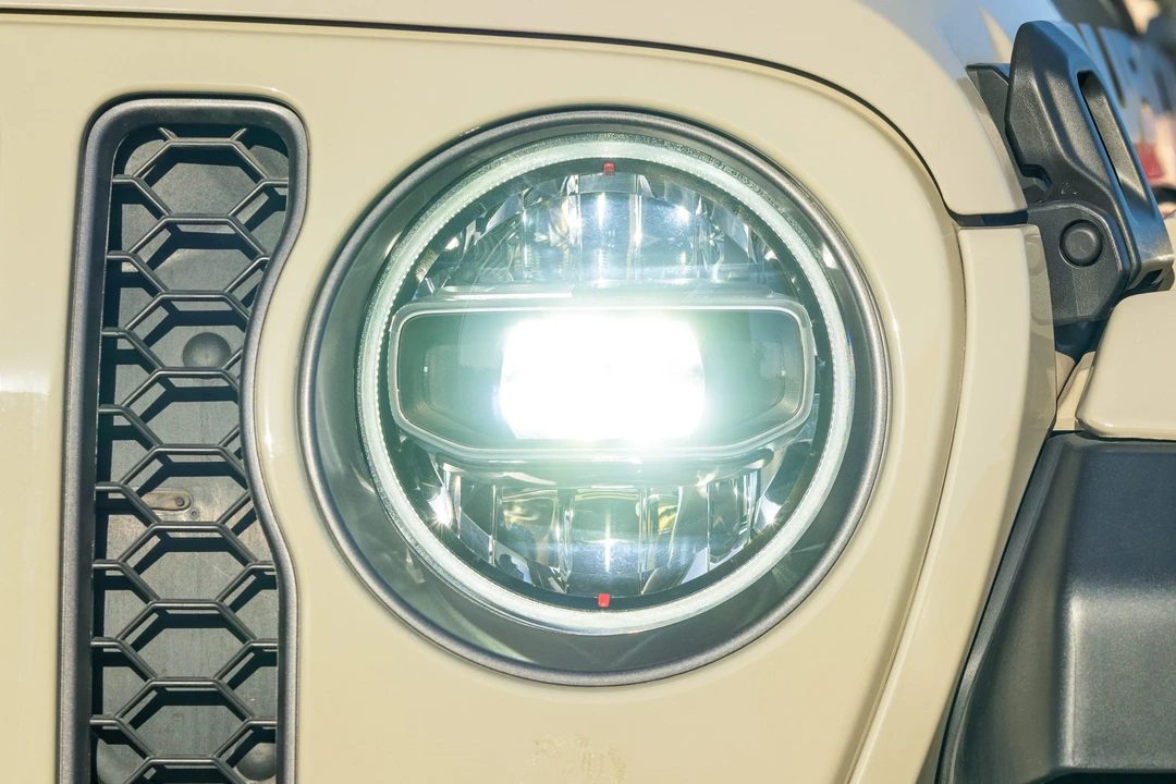 2022 Jeep JL Wrangler - Image 17 of 31