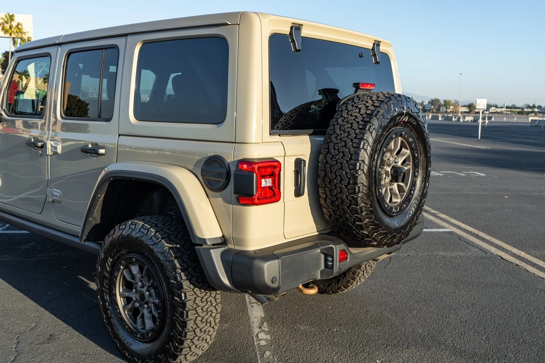 2022 Jeep JL Wrangler - Image 15 of 31