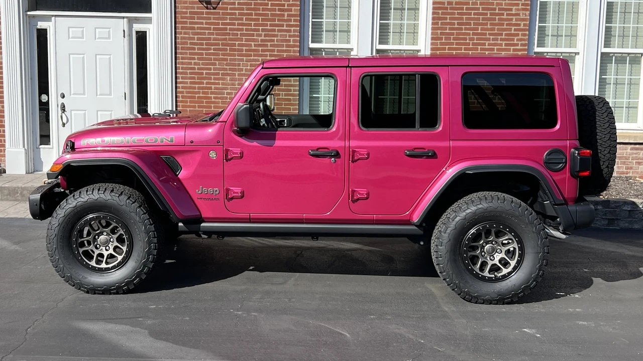 2022 Jeep JL Wrangler - Image 2 of 11