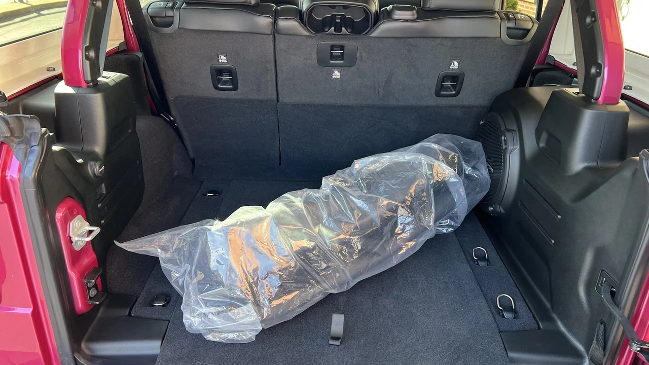 2022 Jeep JL Wrangler - Image 6 of 11