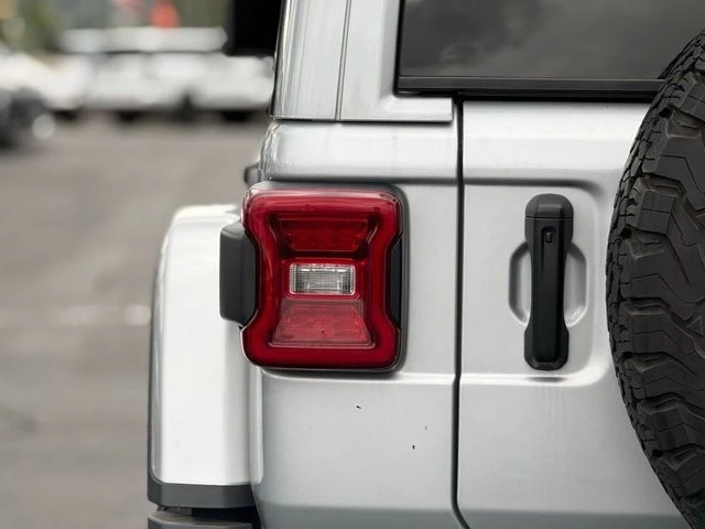 2022 Jeep JL Wrangler - Image 8 of 12