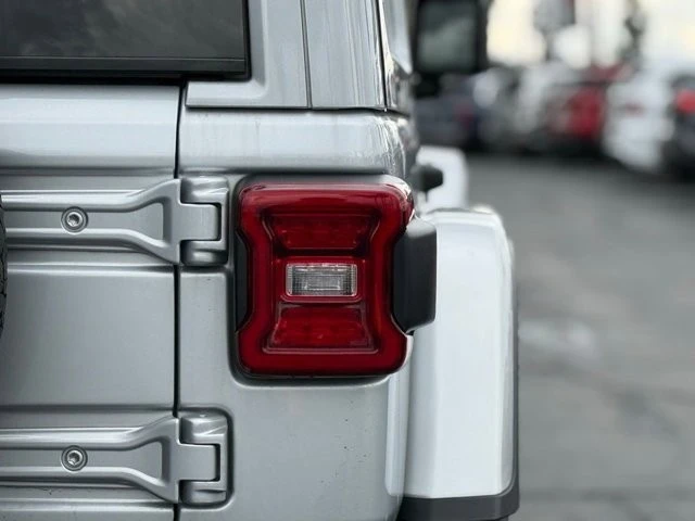 2022 Jeep JL Wrangler - Image 10 of 12