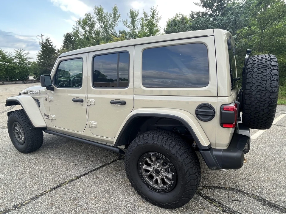 2022 Jeep JL Wrangler - Image 10 of 31
