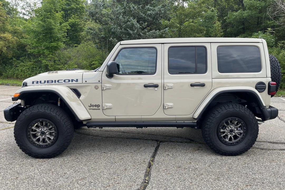 2022 Jeep JL Wrangler - Image 11 of 31