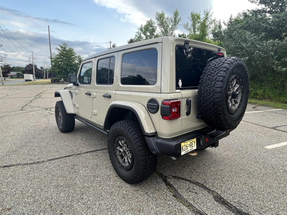 2022 Jeep JL Wrangler - Image 9 of 31