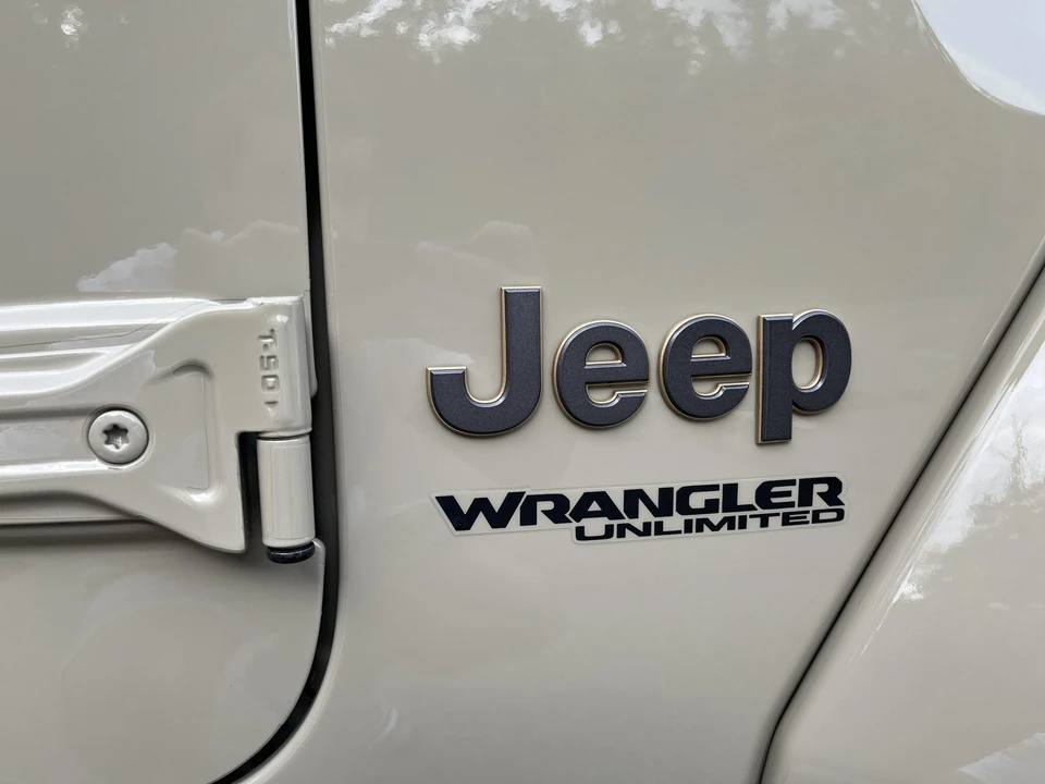 2022 Jeep JL Wrangler - Image 19 of 31