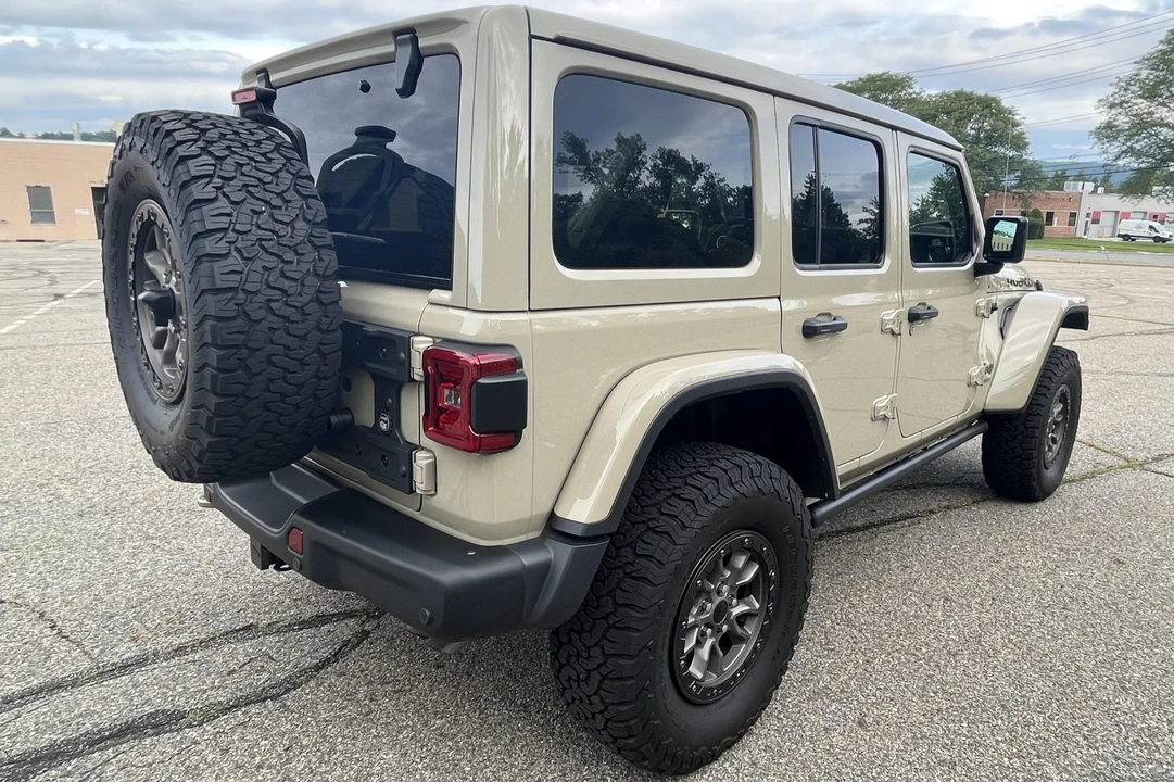 2022 Jeep JL Wrangler - Image 7 of 31