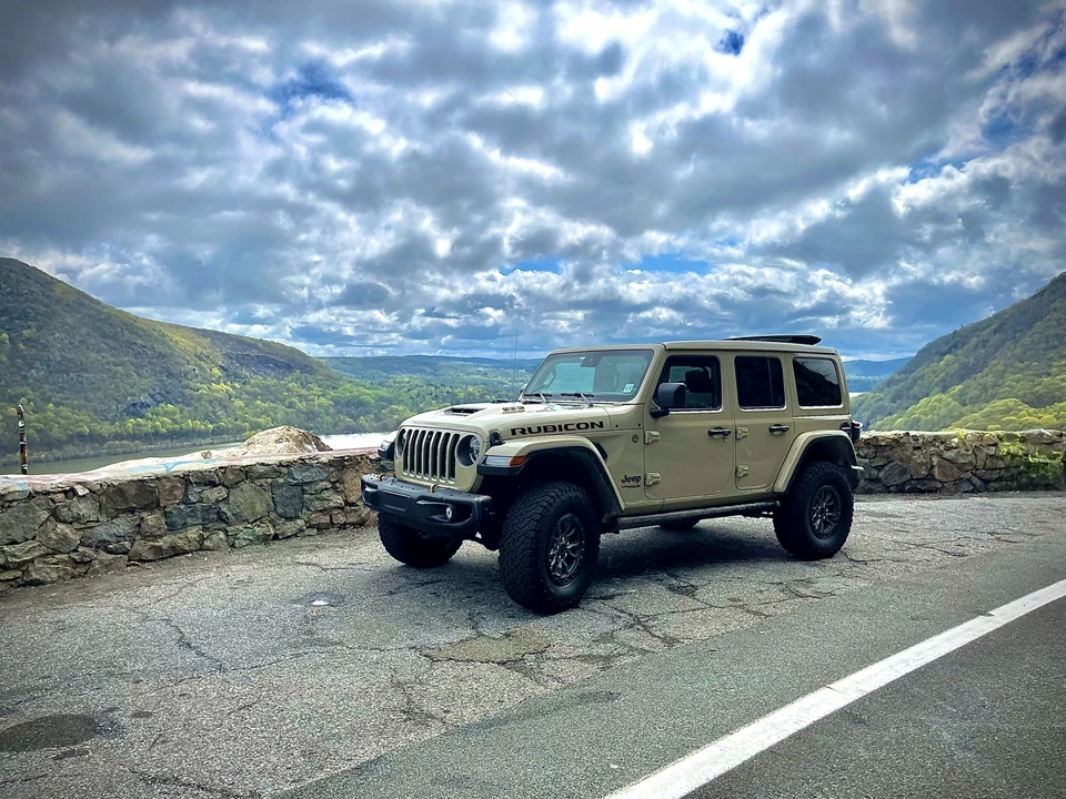 2022 Jeep JL Wrangler - Image 2 of 31