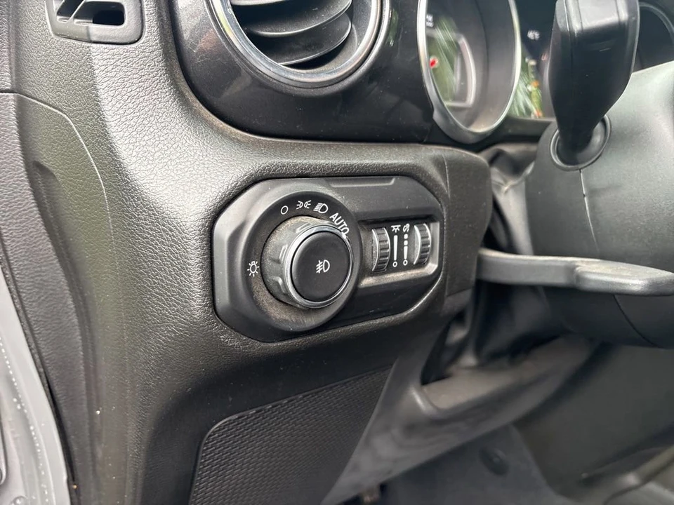 2022 Jeep JL Wrangler - Image 16 of 27