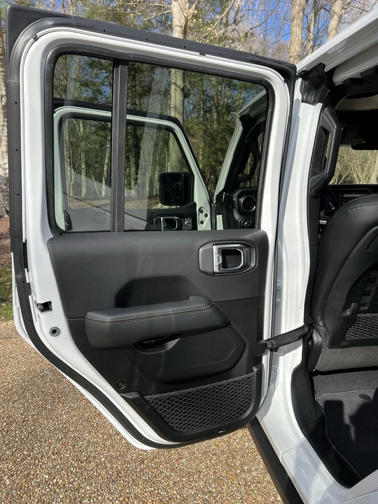2022 Jeep JL Wrangler - Image 29 of 31